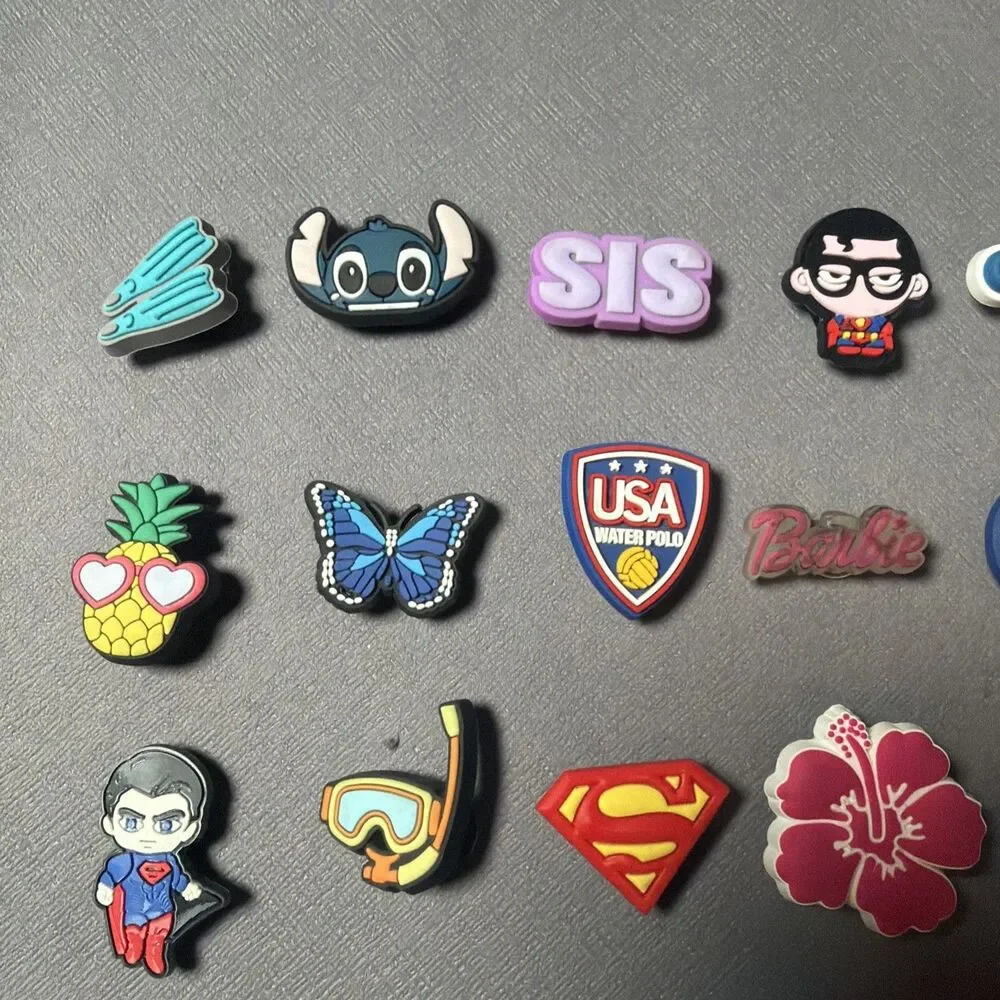 19Shoe Charms for Crocs – Mixed Cartoon  & Character Designs-L